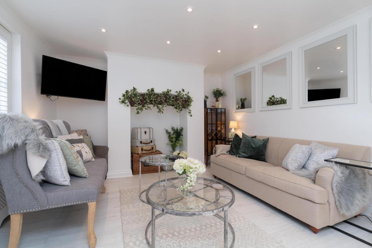 - With Patio And Sofa Bed! Apartment