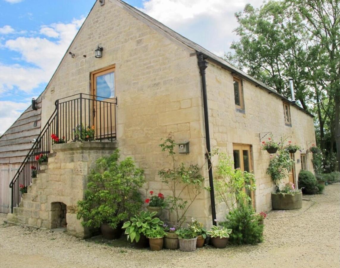 The Cider Barn - Spacious First Floor Set Within Barn Conversion Apartment