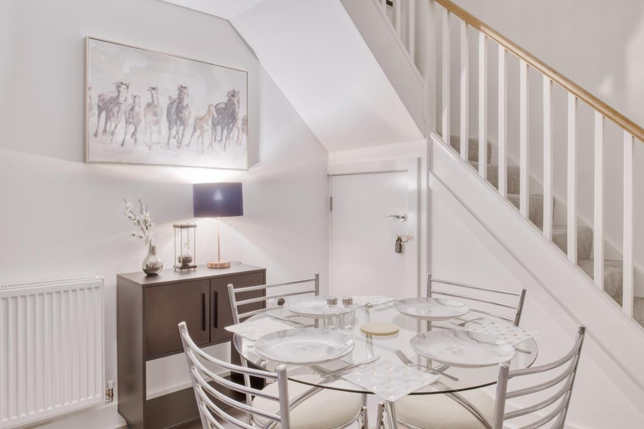 Holiday home Columbia House Cheltenham