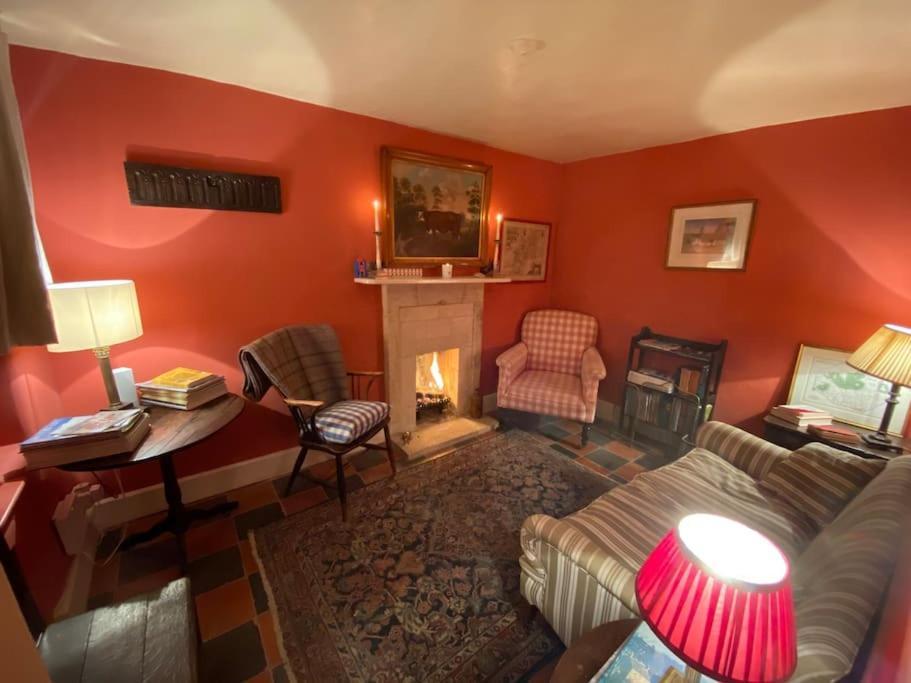Charming 2 Bedroom In Compton Abdale, Holiday home *