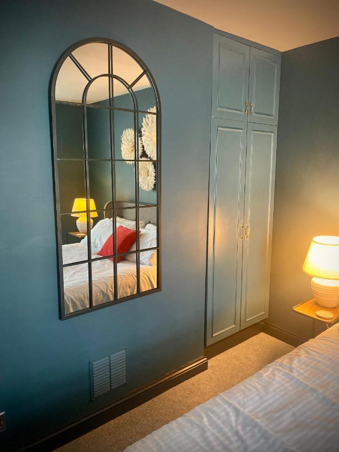 Unique & Stylish Town House, Casa de férias