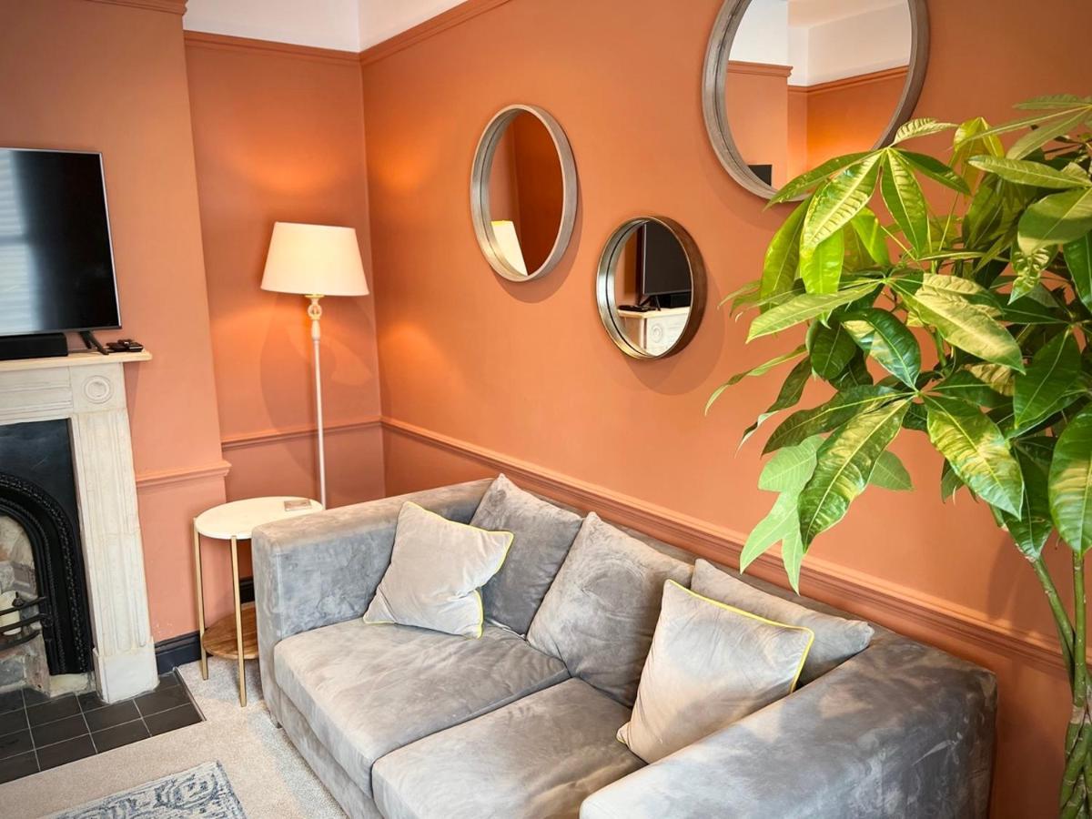 Unique & Stylish Town House, Casa de férias