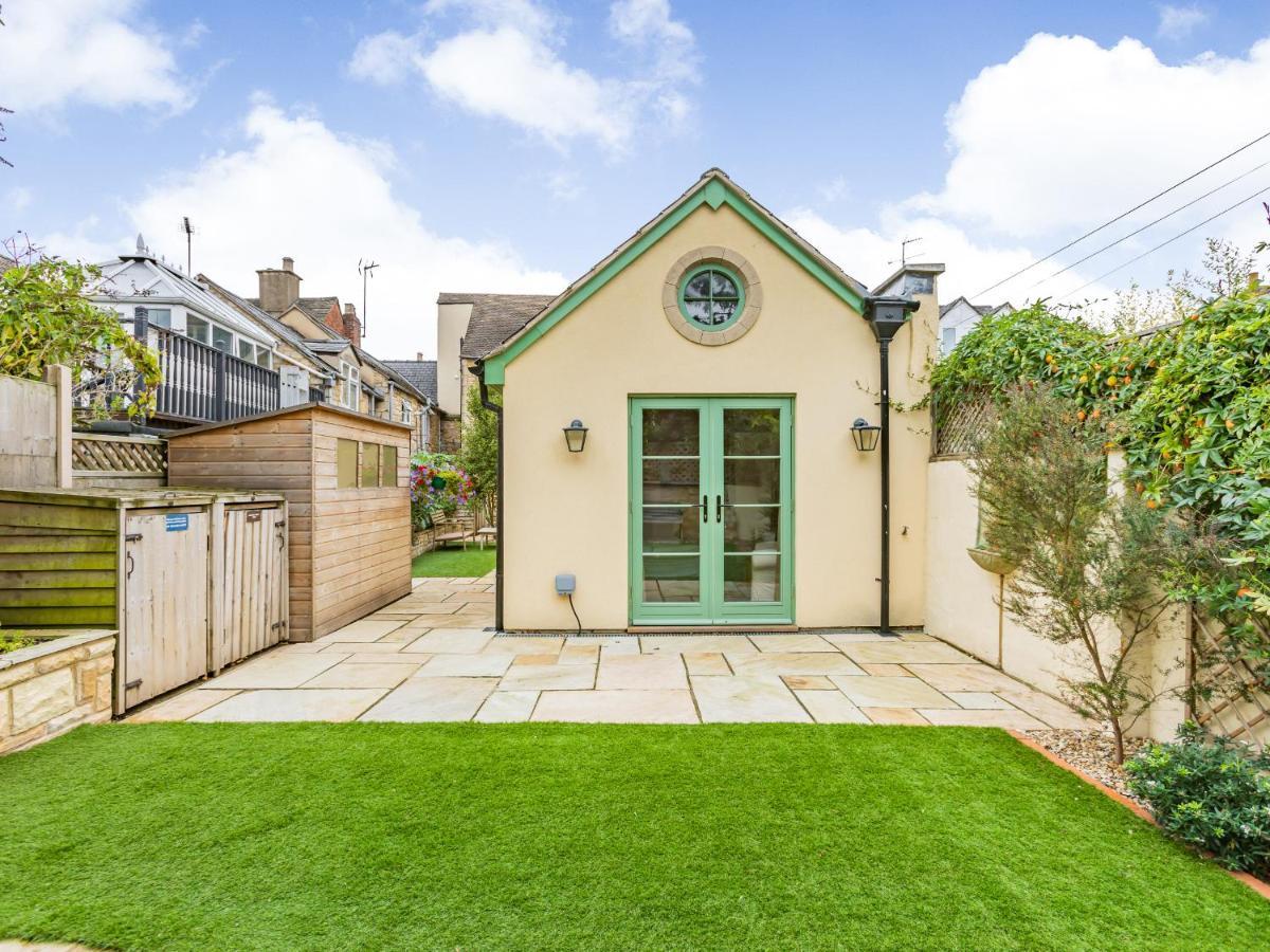 Postmaster's Holiday home Cheltenham