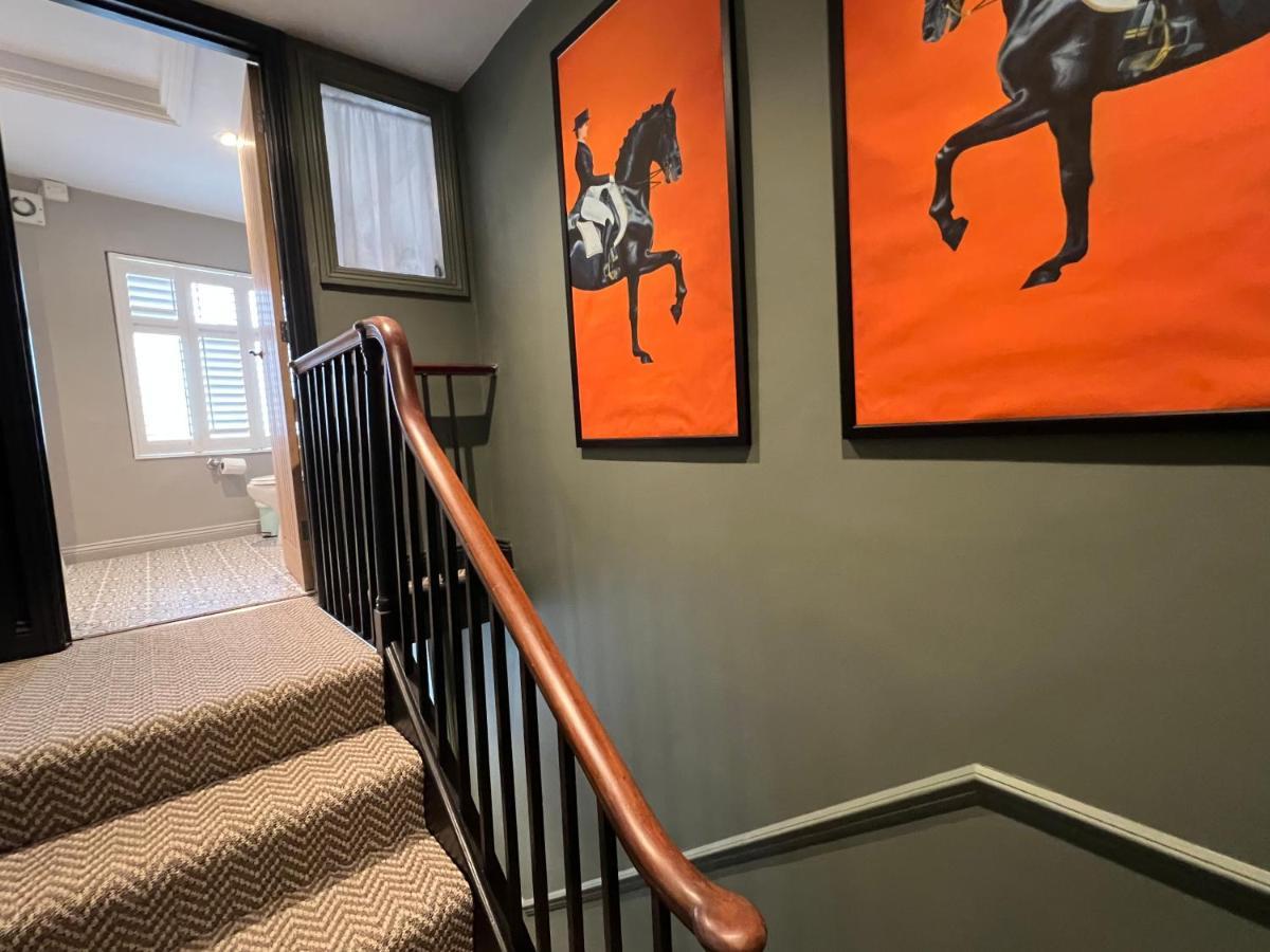 Unique & Stylish Town House, Casa de férias Cheltenham