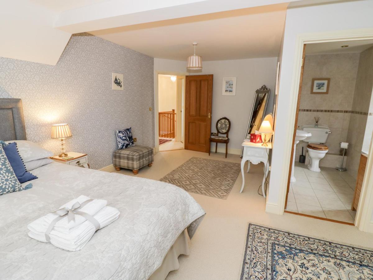 Holiday home Levant House