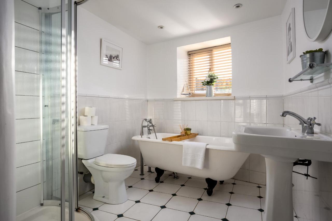 Curb - Sandford Street - Town Centre Chic Holiday home Cheltenham