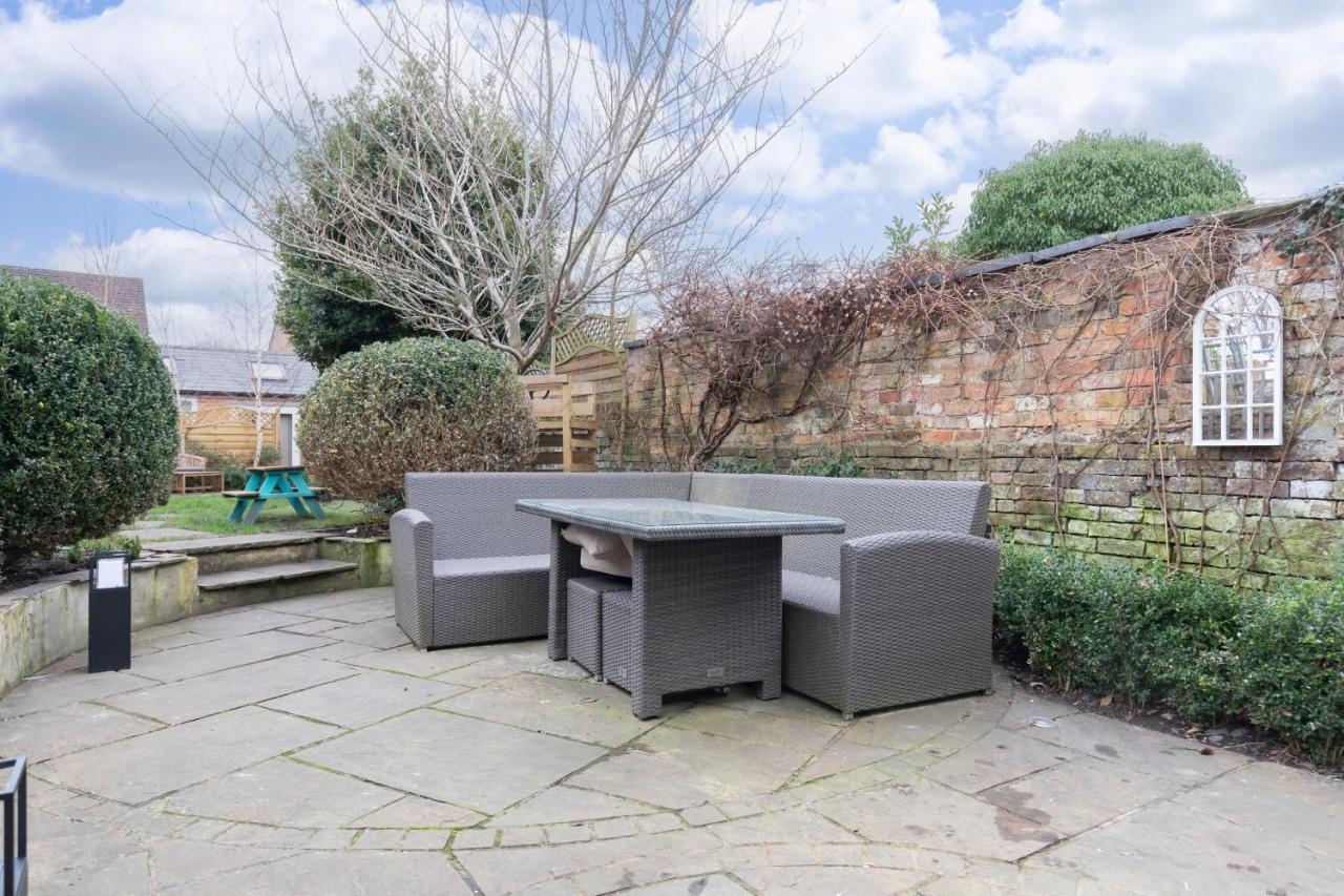Beautiful Period With Five Bedrooms Holiday home Cheltenham