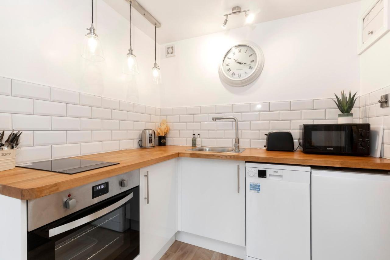 Beautiful Period With Five Bedrooms Holiday home