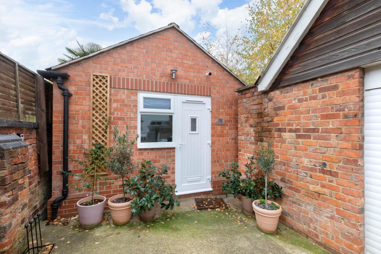 Beautiful Period With Five Bedrooms * Cheltenham