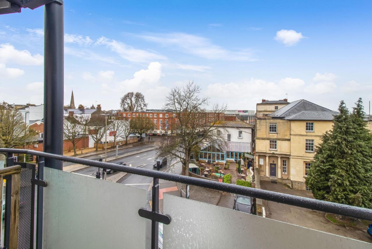 Apartment 1 Bd + Sofa Bed In The Heart Of Cheltenham!