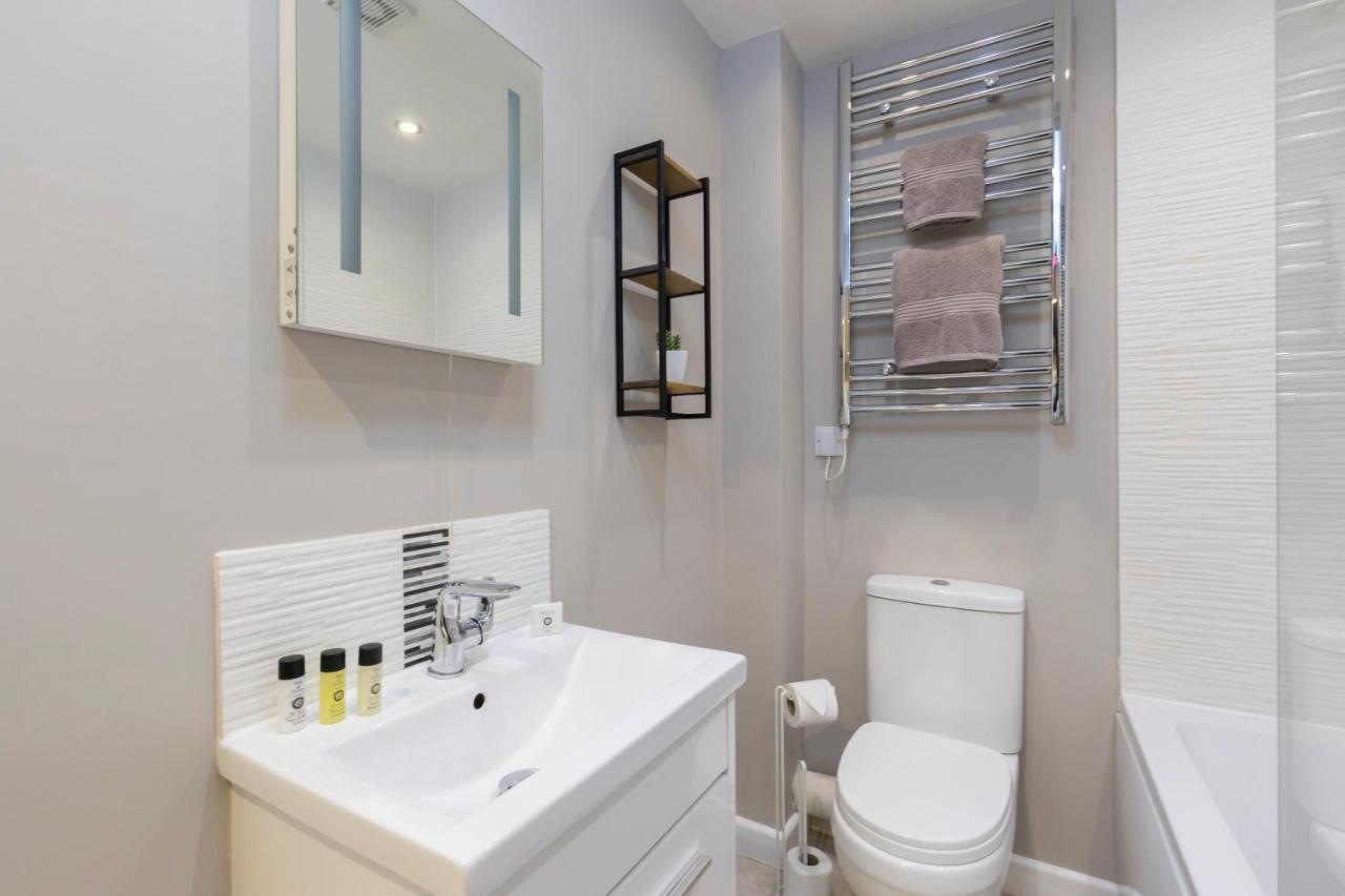 Apartment Elliot Oliver - 2 Bedroom Garden With Parking Cheltenham