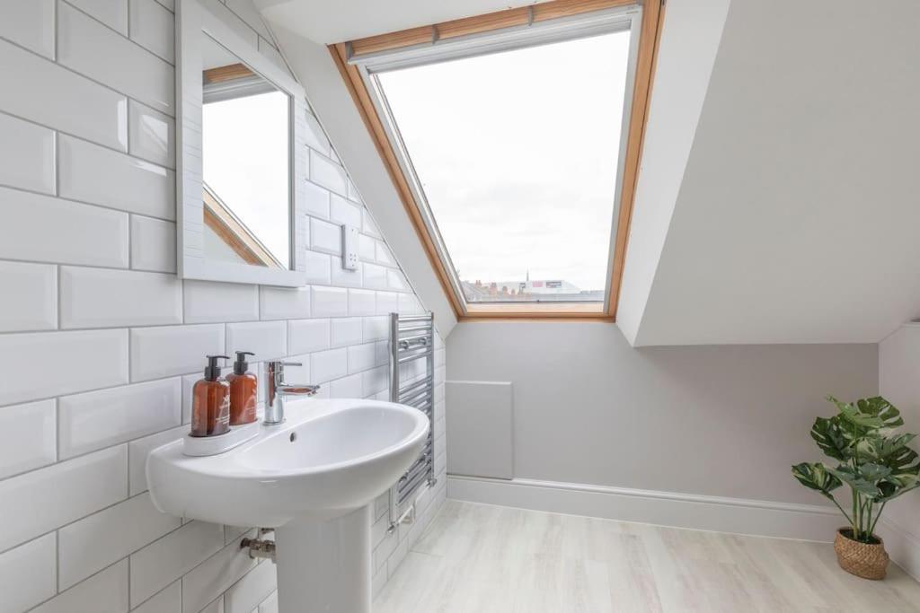 Holiday home Stunning 5 Bed 4 Bath Period Cheltenham