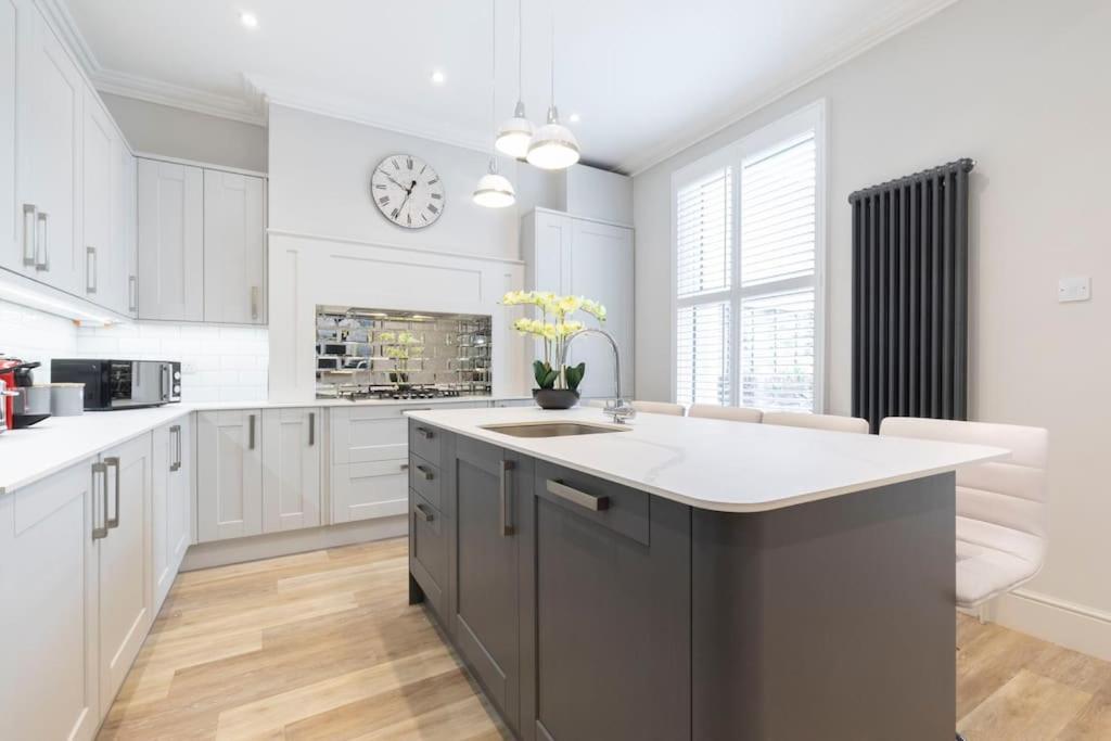 Stunning 5 Bed 4 Bath Period *
