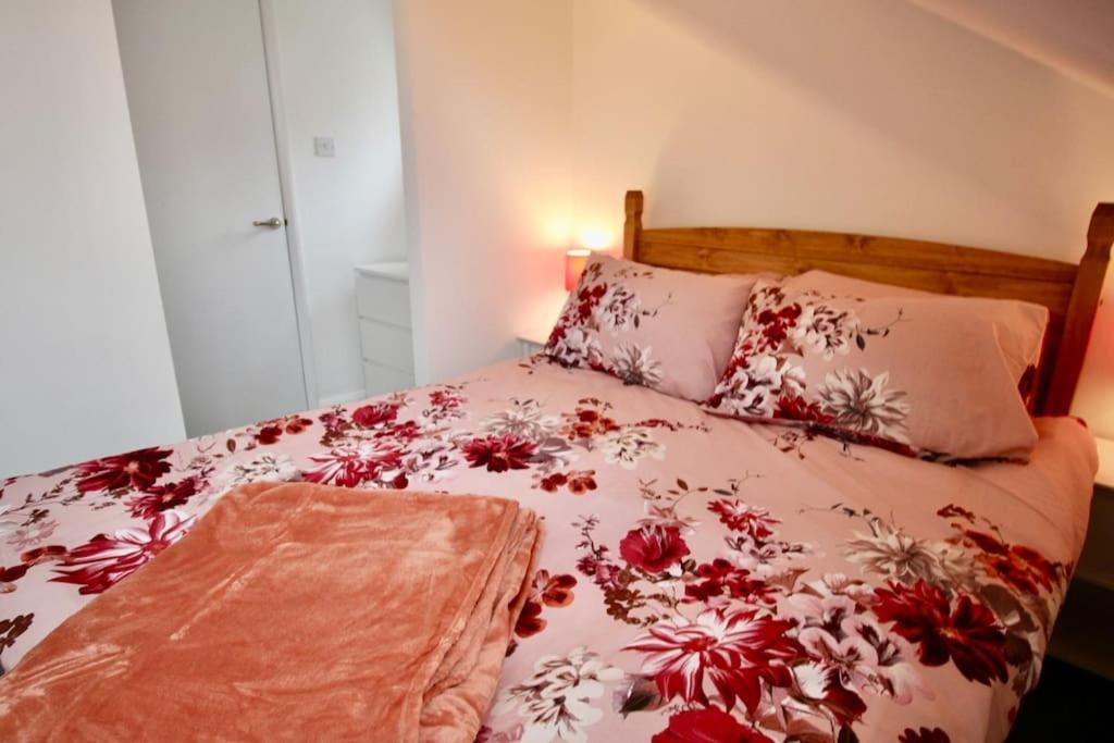 Vernon Place Town Centre, Vernon 3-bed With Parking, 1a Vernon Court 2-bed With Parking, 1b No Parking, Off The High Street Next To Sandford Park Holiday home *