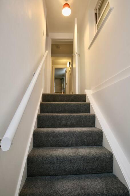 Vernon Place Town Centre, Vernon 3-bed With Parking, 1a Vernon Court 2-bed With Parking, 1b No Parking, Off The High Street Next To Sandford Park Cheltenham