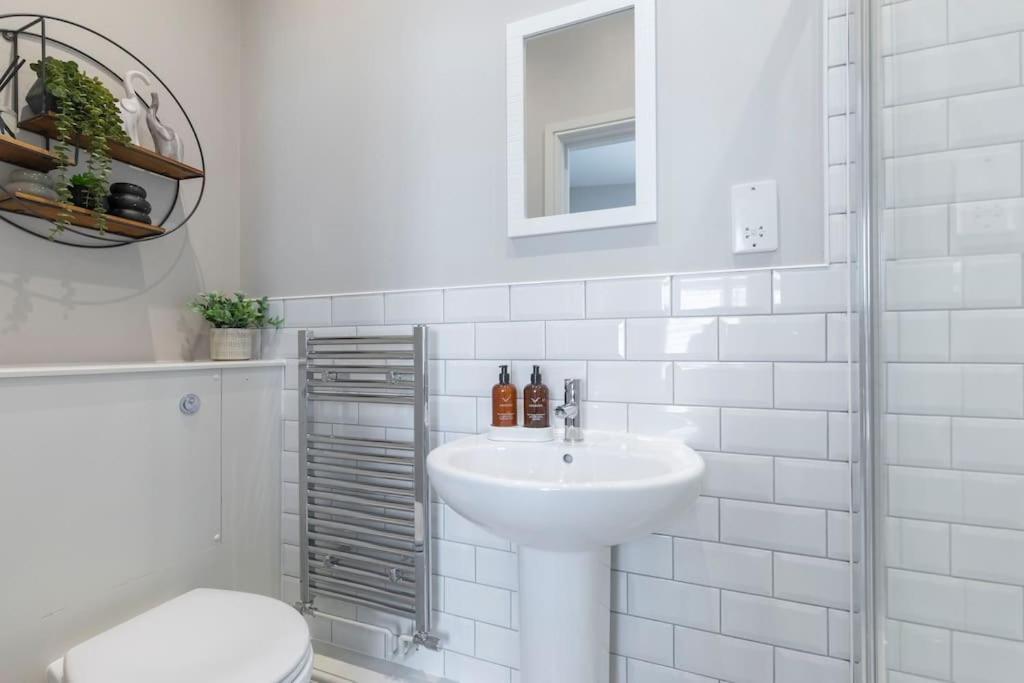 Stunning 5 Bed 4 Bath Period * Cheltenham