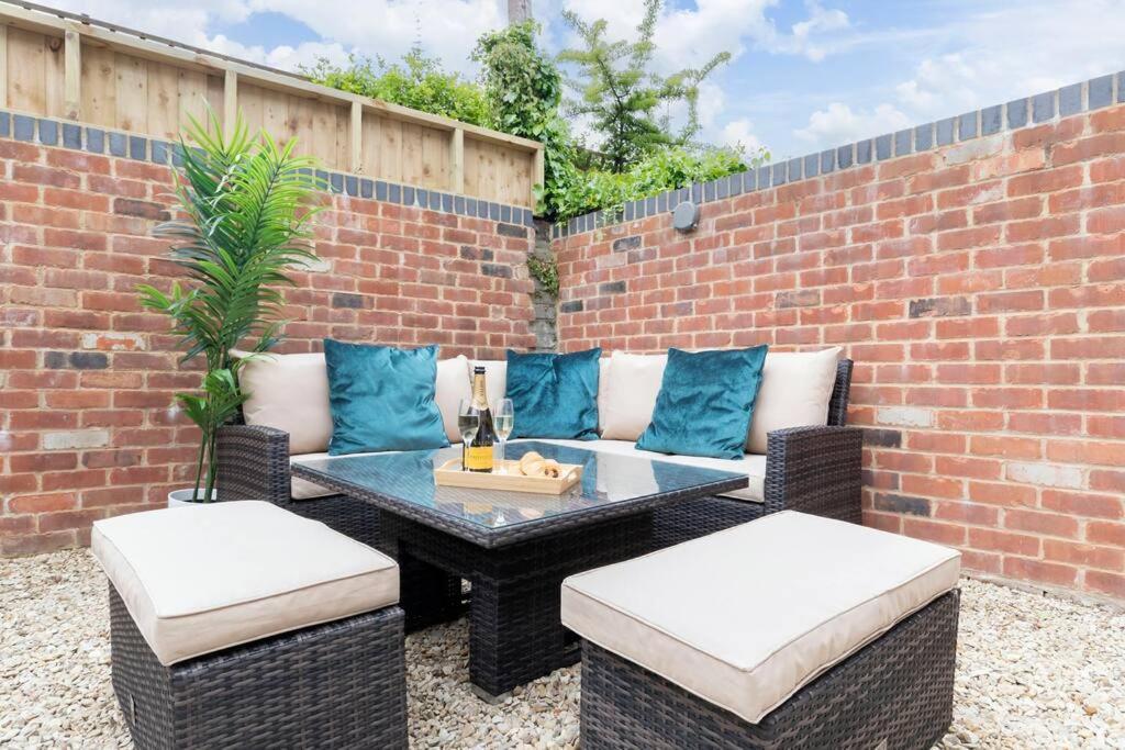 Stunning 5 Bed 4 Bath Period * Cheltenham