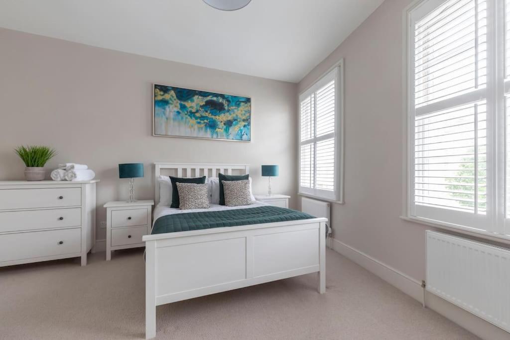 Stunning 5 Bed 4 Bath Period Holiday home