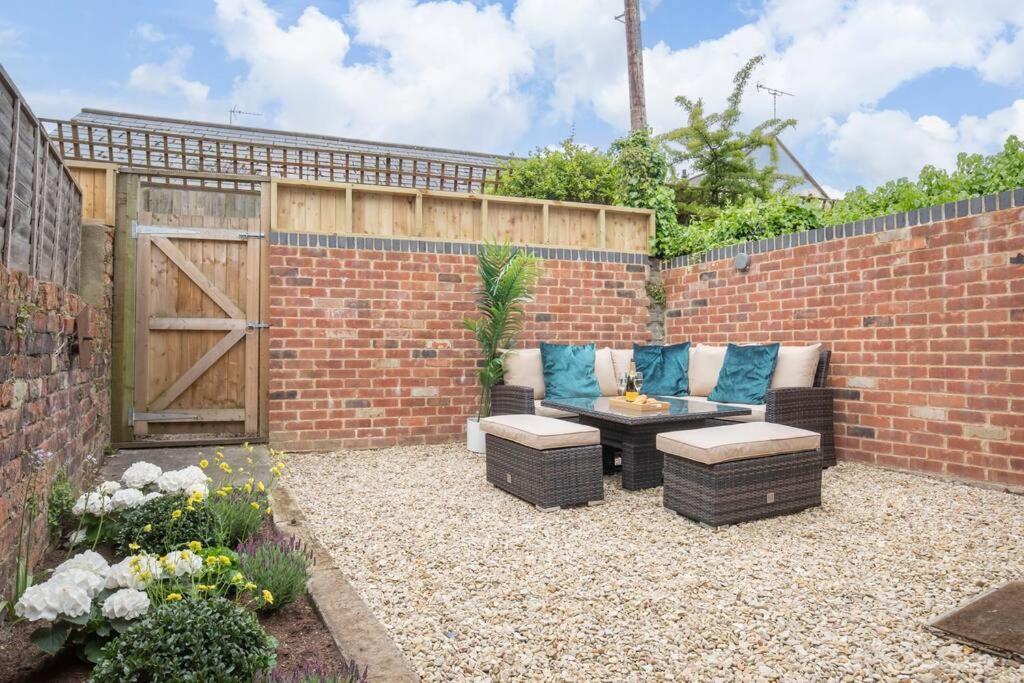 Stunning 5 Bed 4 Bath Period Holiday home Cheltenham