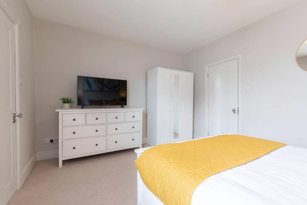 Stunning 5 Bed 4 Bath Period *