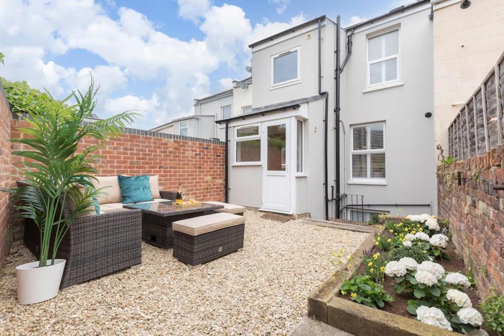 Stunning 5 Bed 4 Bath Period Holiday home *
