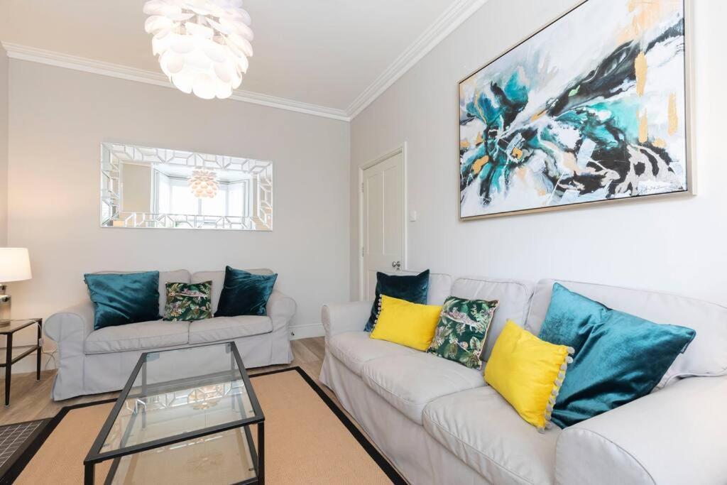 Holiday home Stunning 5 Bed 4 Bath Period