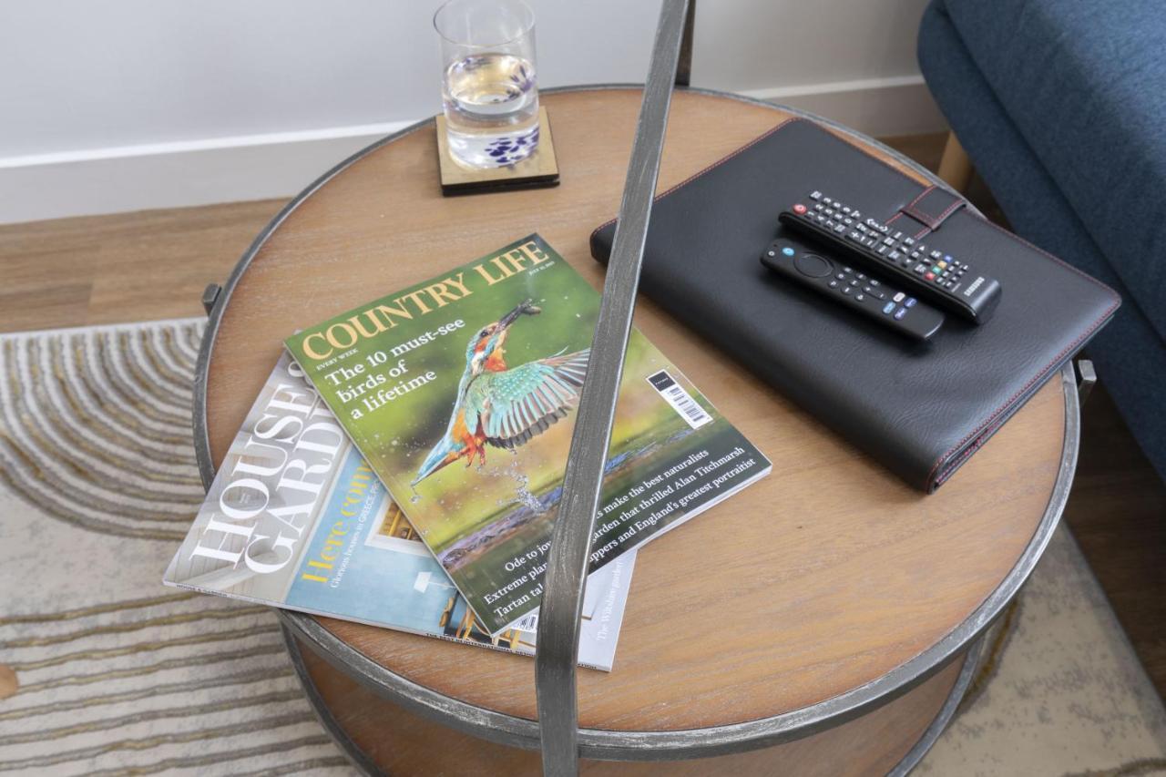 Beautifully Presented Newly Renovated City-centre In Apartment