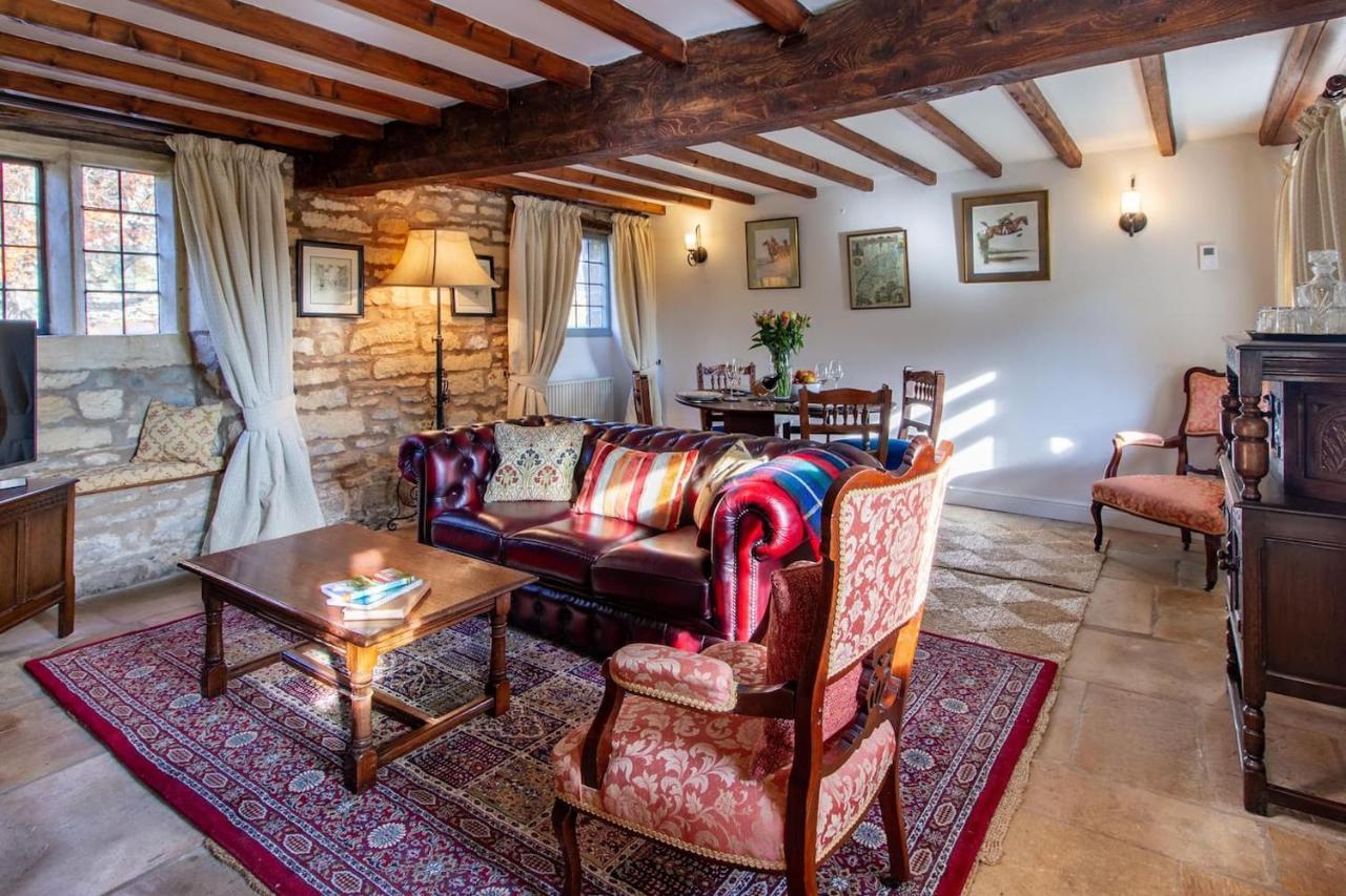 Graziers - Character Cotswold With Inglenook, Parking And Pub Nearby Holiday home *