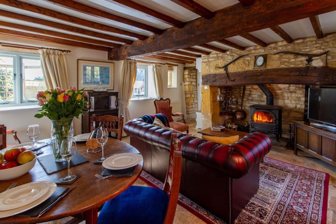 Graziers - Character Cotswold With Inglenook, Parking And Pub Nearby *