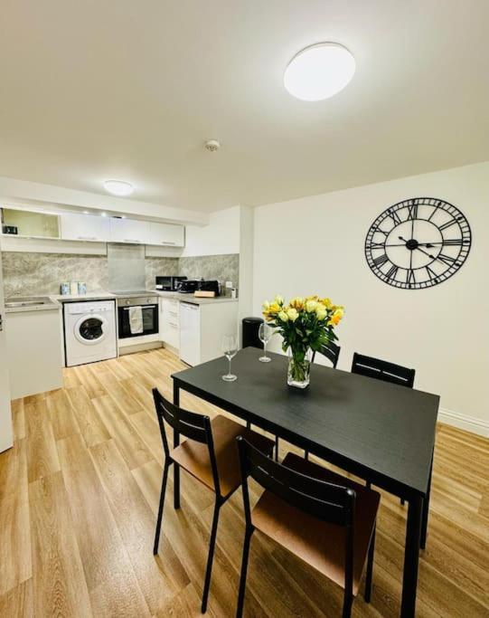 Apartment The Suffolks, 1 Bedroom Flat *