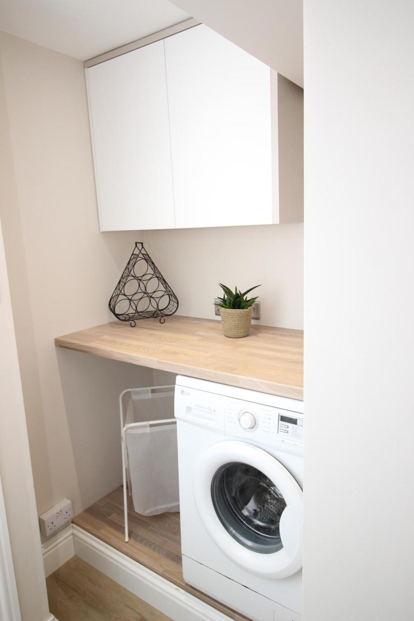 Montrose Apartment Cheltenham