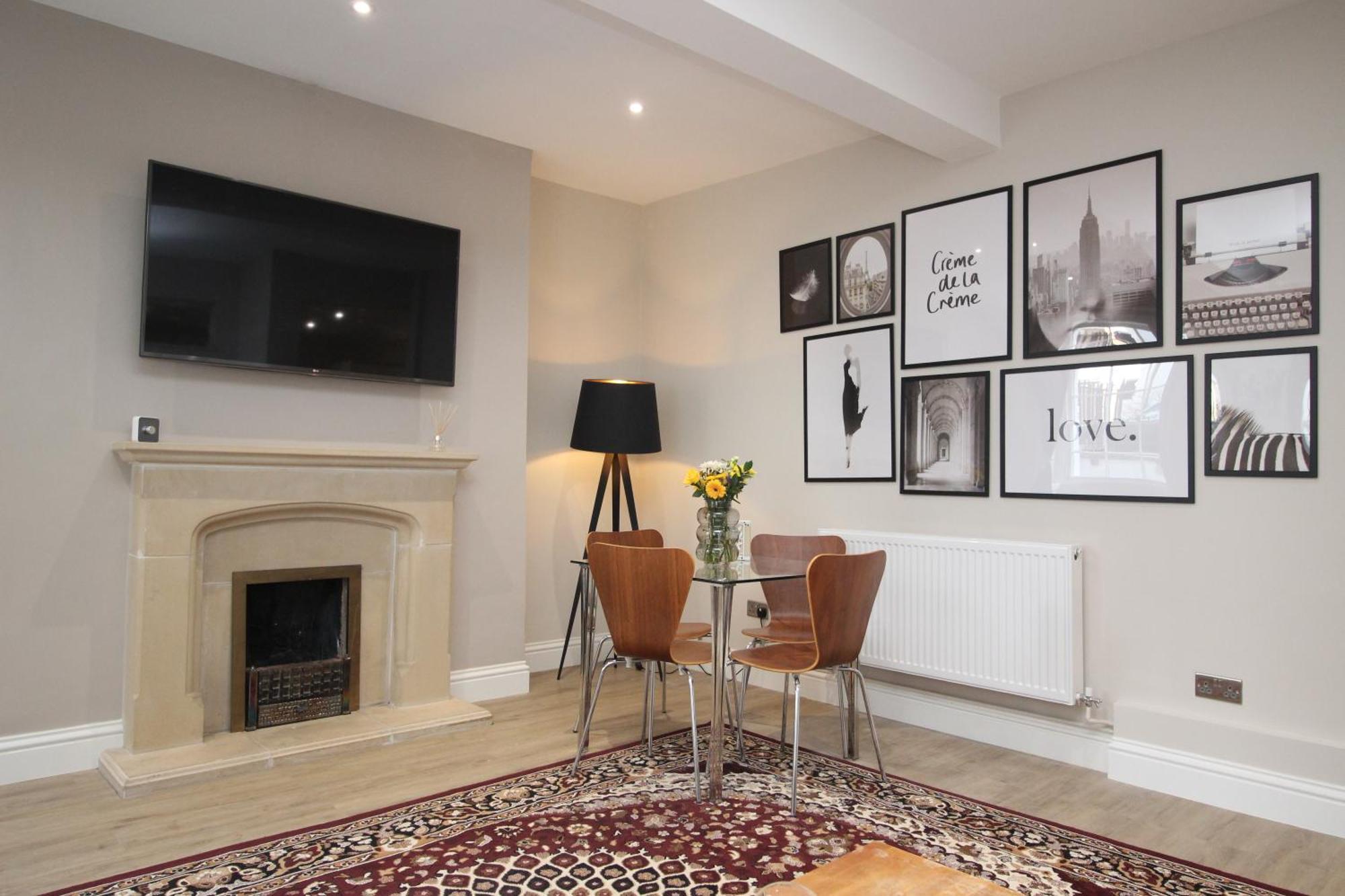 Montrose Apartment