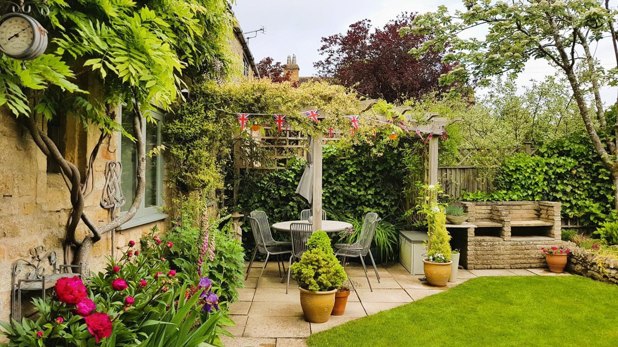 Graziers - Character Cotswold With Inglenook, Parking And Pub Nearby Holiday home *