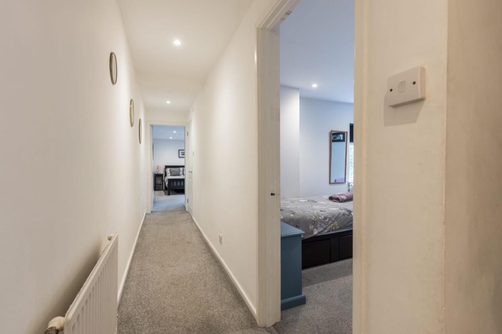 1 Phoenix Cottages, 403 High Street, Holiday home