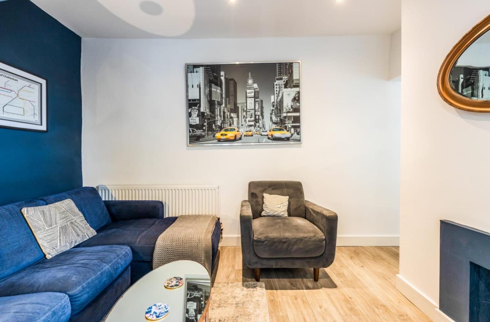 Holiday home 1 Phoenix Cottages, 403 High Street, *