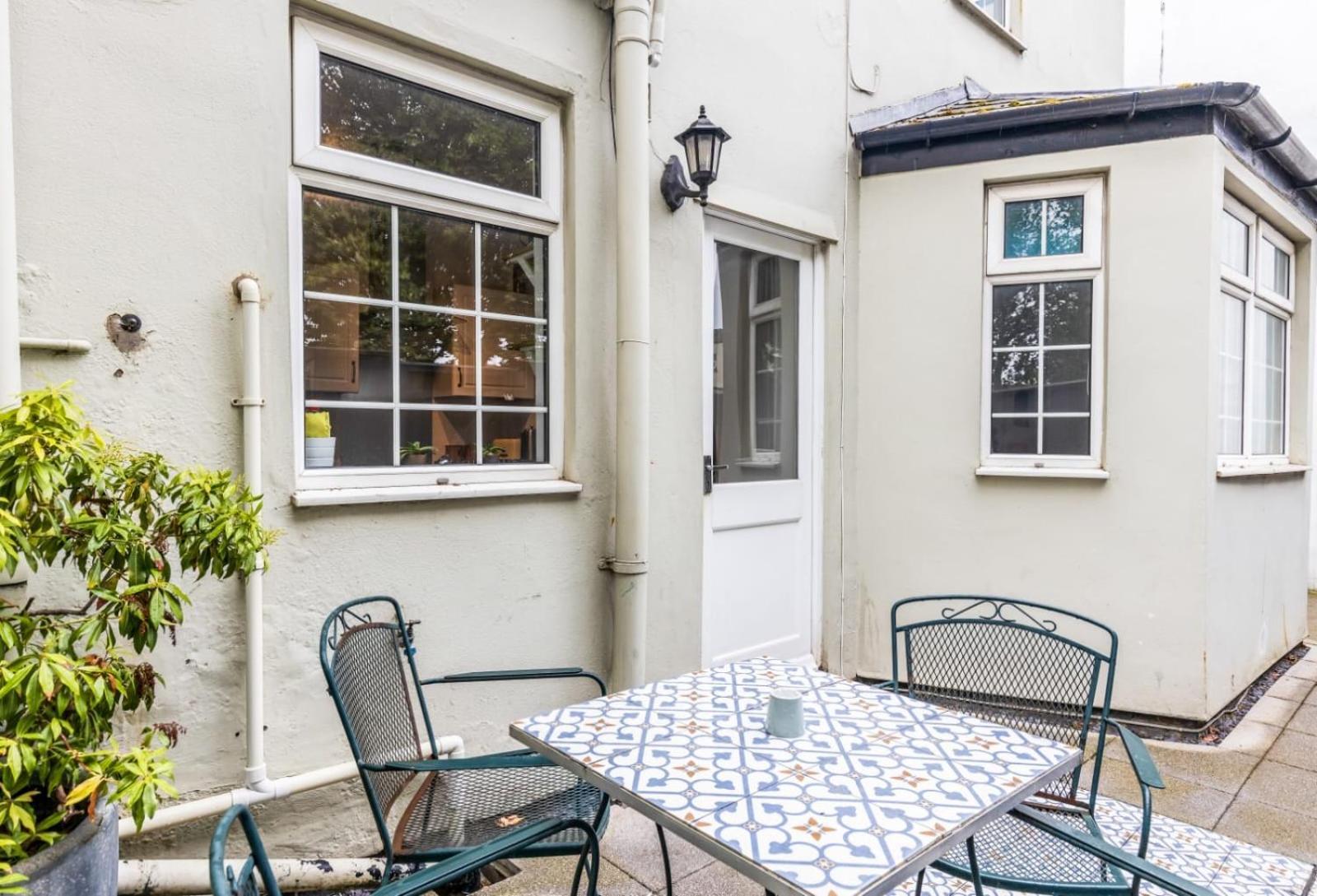 Holiday home 1 Phoenix Cottages, 403 High Street, Cheltenham