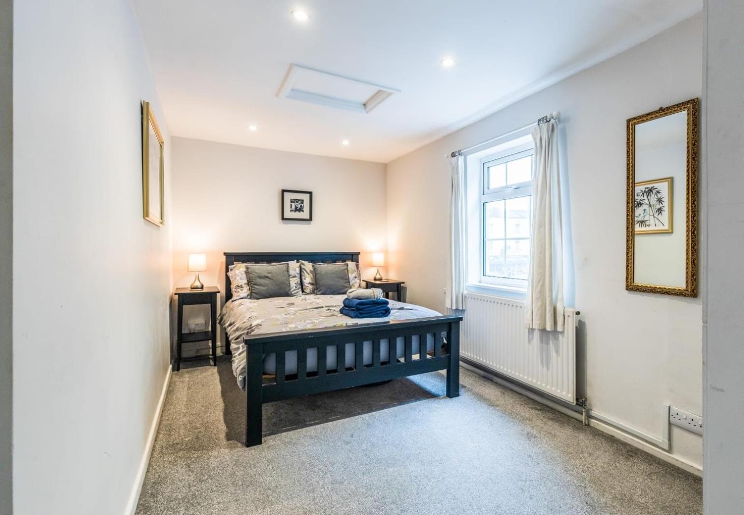 Holiday home 1 Phoenix Cottages, 403 High Street, Cheltenham