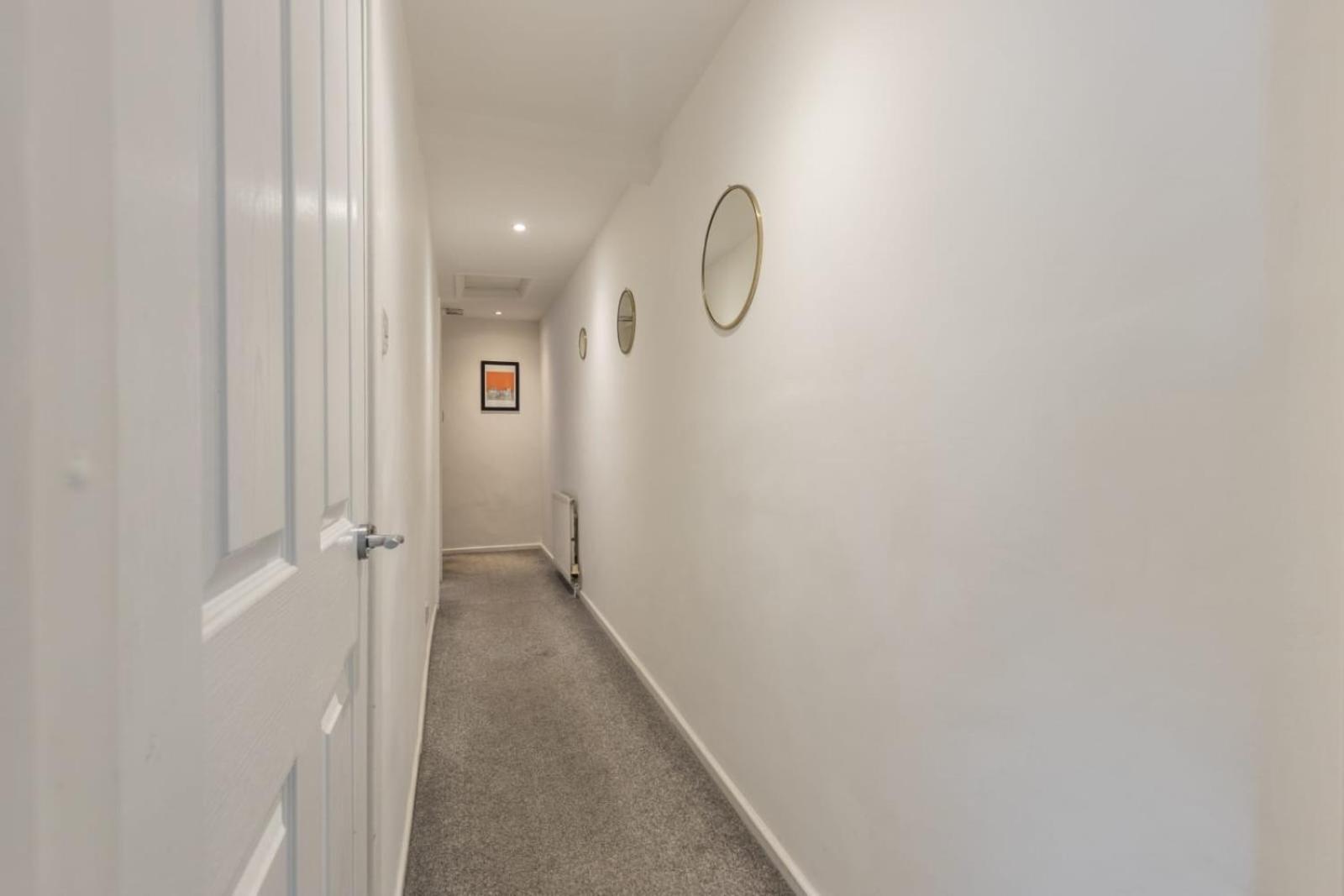 1 Phoenix Cottages, 403 High Street, Holiday home Cheltenham