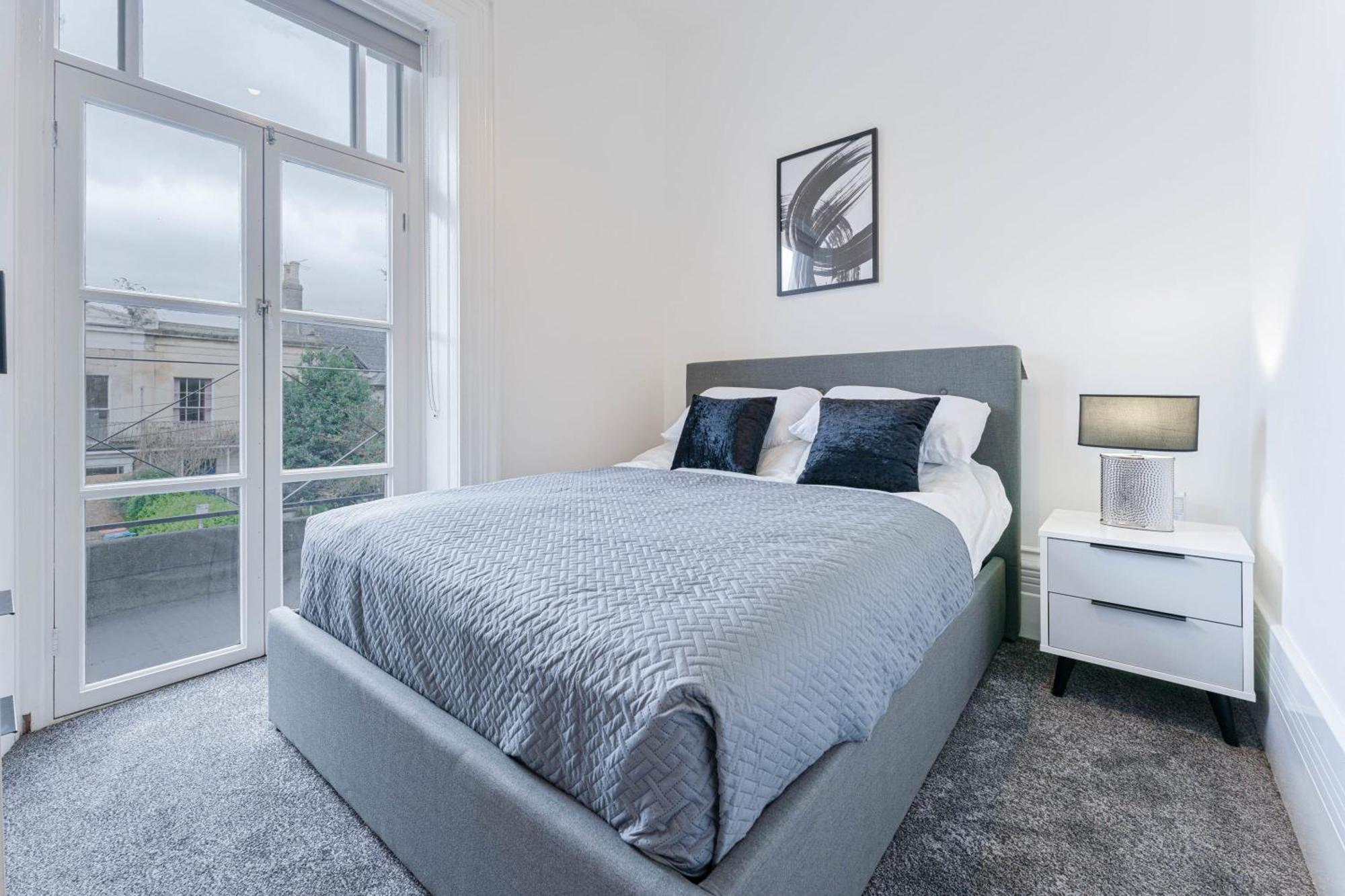 Modern 2 Bedroom In *