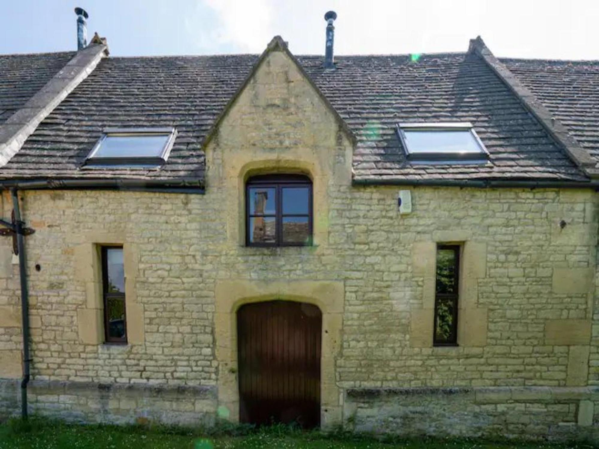 Pass The Keys Converted 17th Century Barn With Garden Parking Cheltenham