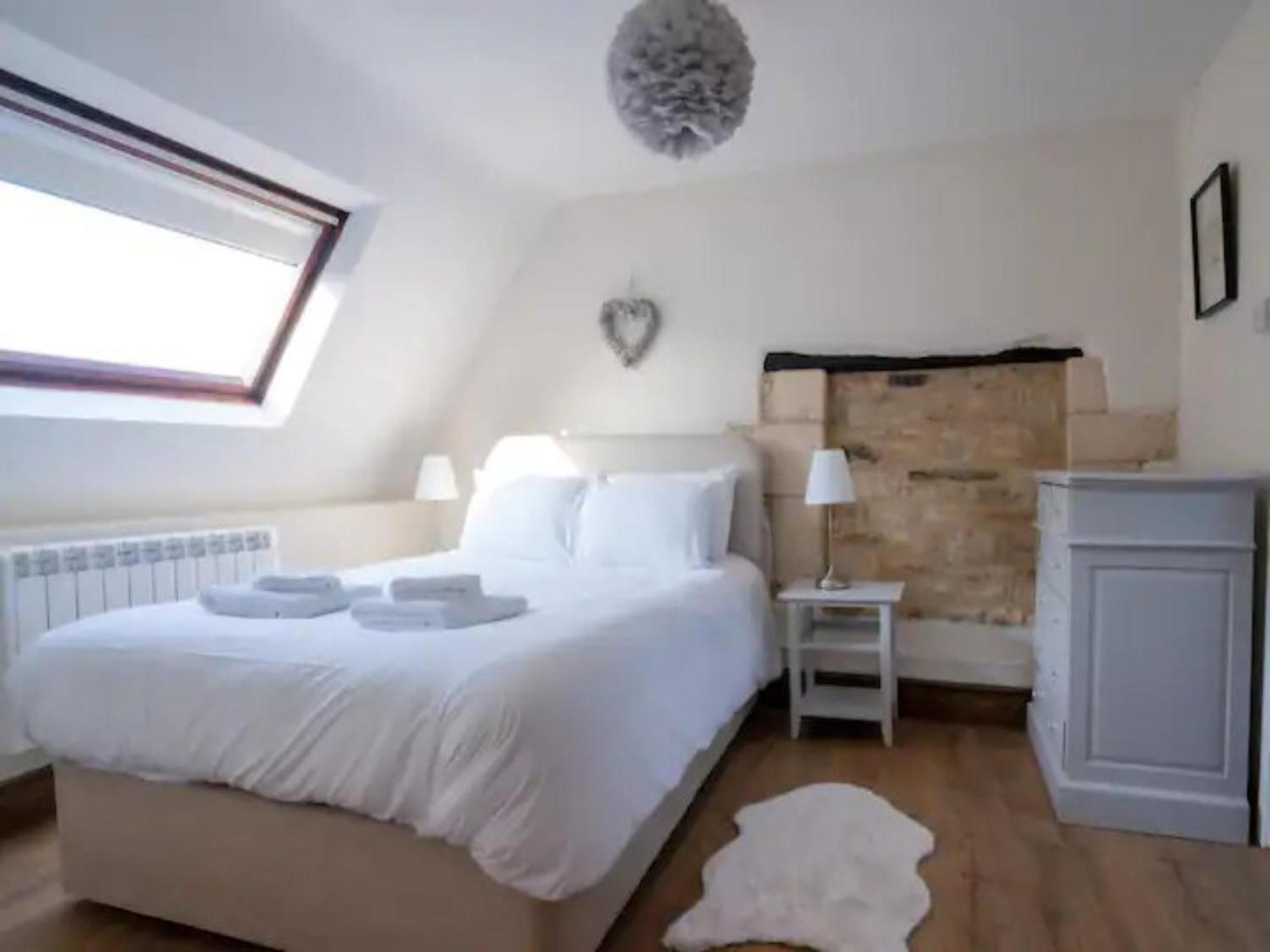 Casa de férias Pass The Keys Converted 17th Century Barn With Garden Parking *