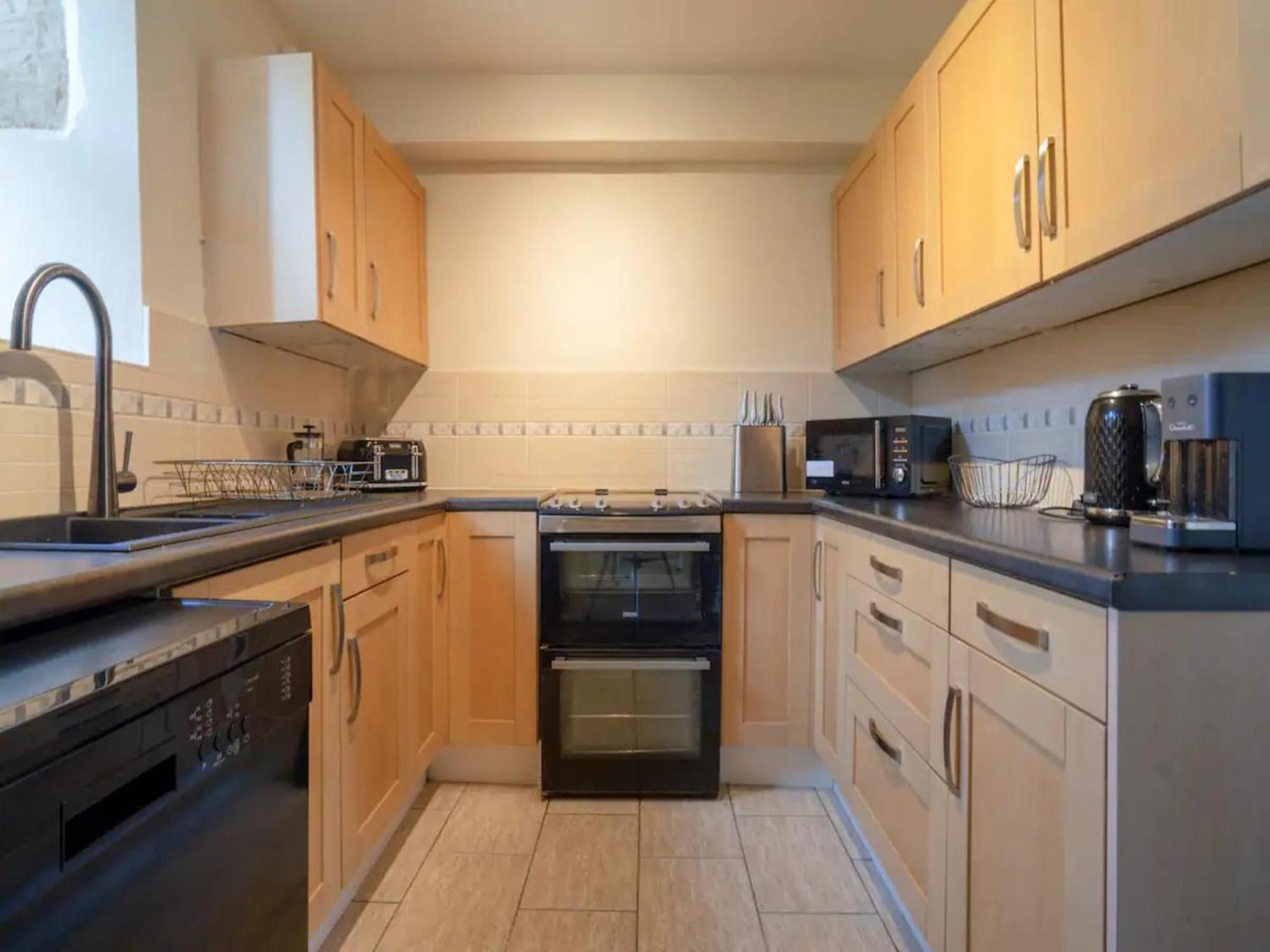 Pass The Keys Converted 17th Century Barn With Garden Parking * Cheltenham