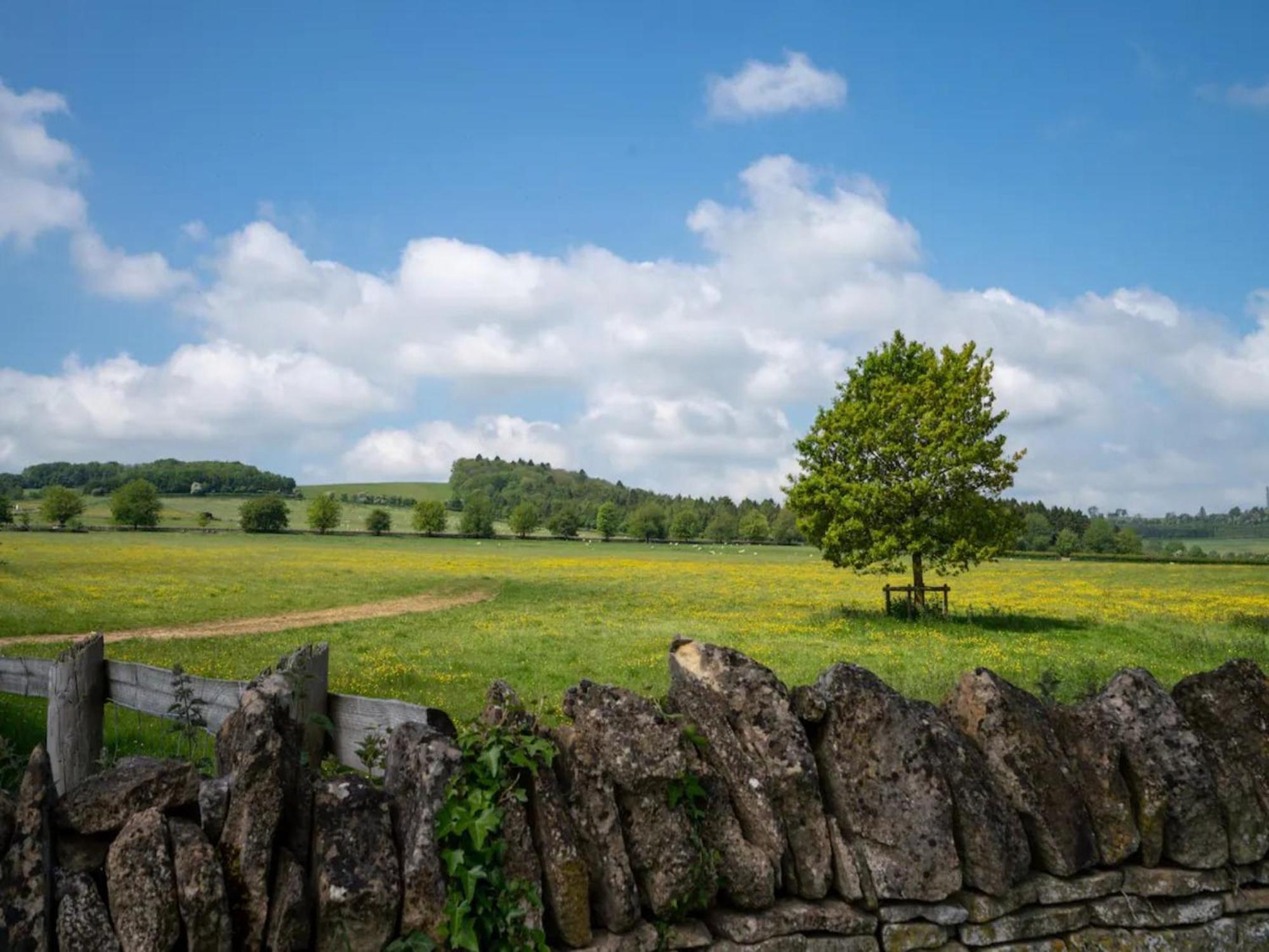 Pass The Keys Converted 17th Century Barn With Garden Parking Casa de férias