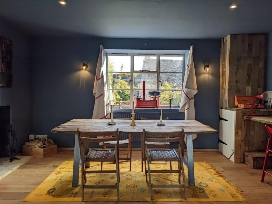 Stylish 3 Bed Cotswold With Stunning Views Holiday home Cheltenham