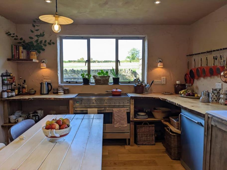 Stylish 3 Bed Cotswold With Stunning Views Holiday home Cheltenham