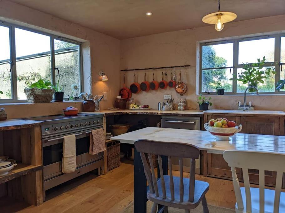 Holiday home Stylish 3 Bed Cotswold With Stunning Views *