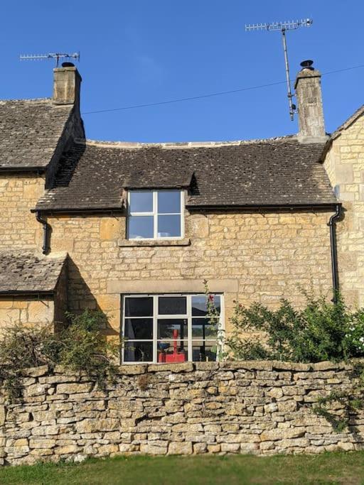 Stylish 3 Bed Cotswold With Stunning Views Holiday home Cheltenham
