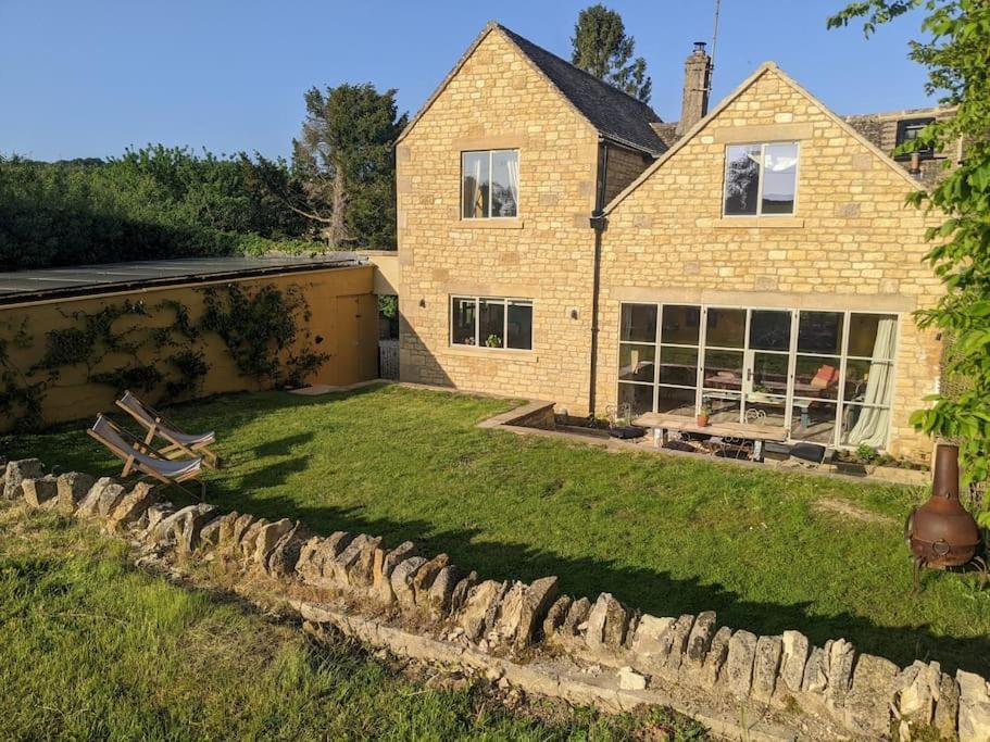 Stylish 3 Bed Cotswold With Stunning Views Cheltenham