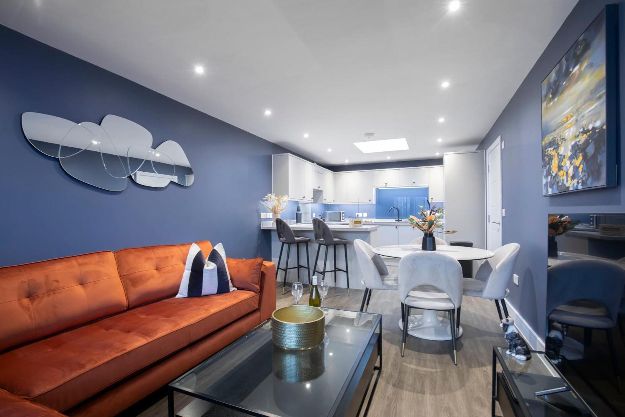 Elliot Oliver - Exquisite Two Bedroom With Garden, Parking & Ev Charger * Cheltenham