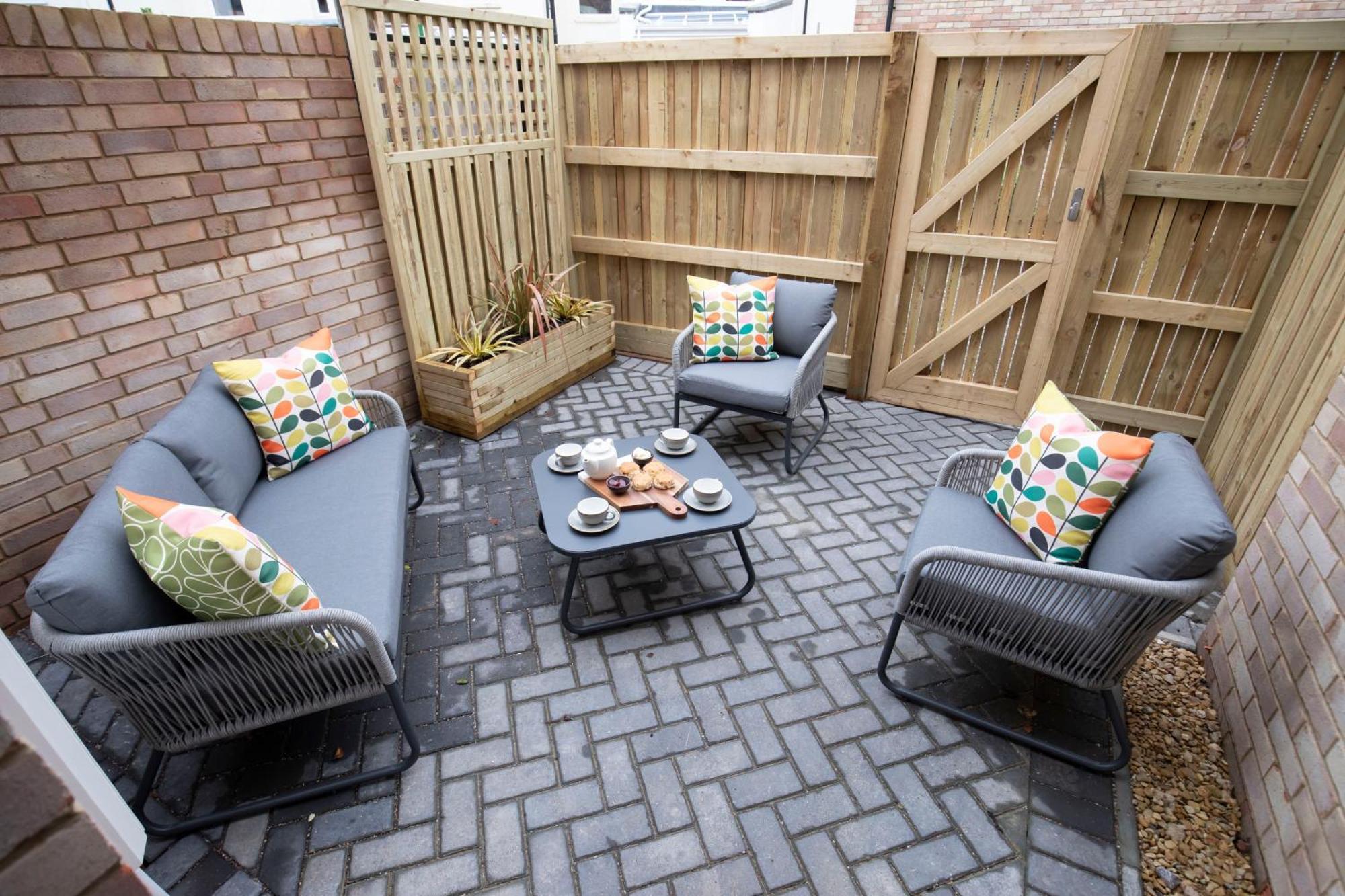 Apartment Elliot Oliver - Exquisite Two Bedroom With Garden, Parking & Ev Charger *